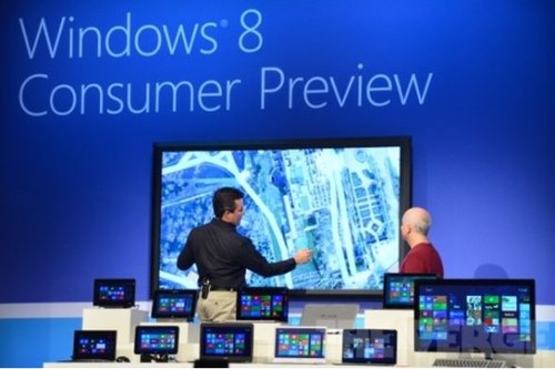 微軟將開始銷售82寸巨型Windows 8平板電腦（騰訊科技配圖）
