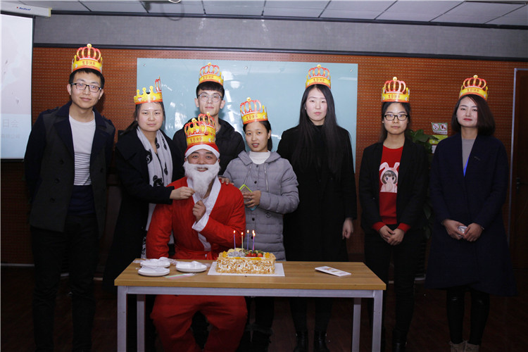 圣誕老人降臨天互數(shù)據(jù)12月生日會(huì)
