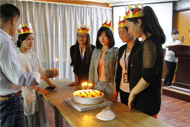 4月員工生日會,五朵金花合影