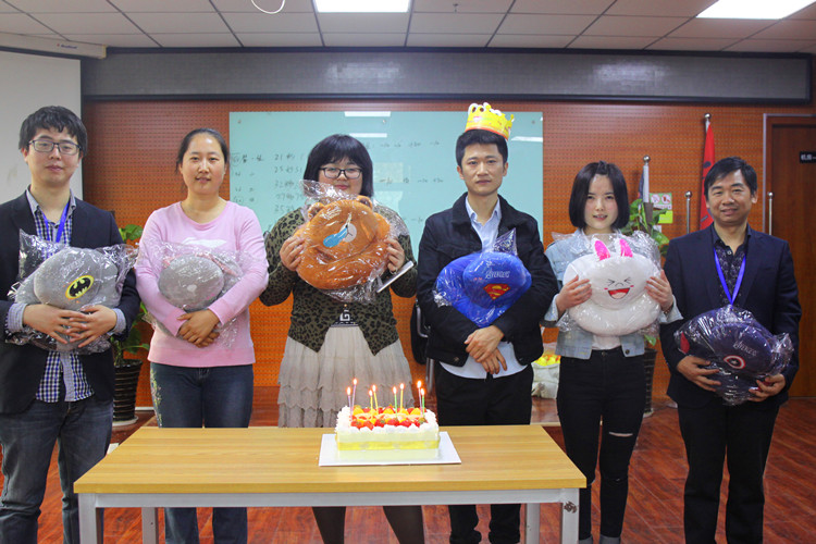 天互數(shù)據(jù)4月生日會(huì)，定格青春的記憶
